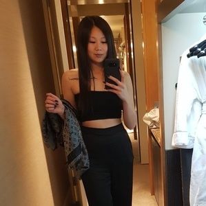 Meet your Posher, Lina